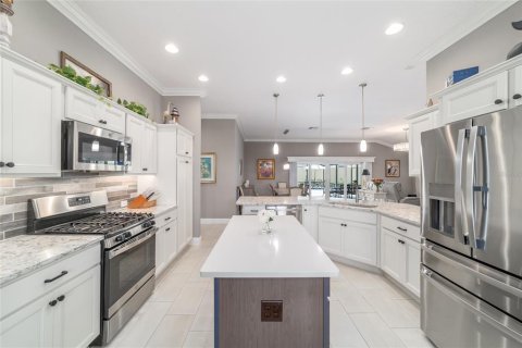 House in The Villages, Florida 4 bedrooms, 215.07 sq.m. № 1770192 - photo 26