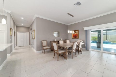 House in The Villages, Florida 4 bedrooms, 215.07 sq.m. № 1770192 - photo 17