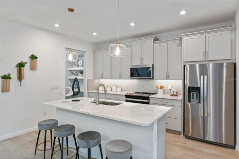 Townhouse in Brandon, Florida 3 bedrooms, 207.17 sq.m. № 1866222 - photo 4