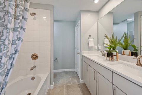 Townhouse in Brandon, Florida 3 bedrooms, 207.17 sq.m. № 1866222 - photo 19