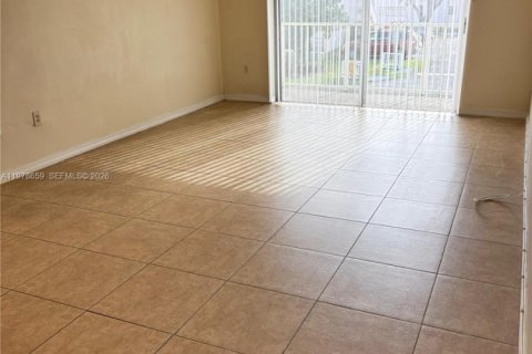 Condo in Miami, Florida, 1 bedroom  № 2044477 - photo 8