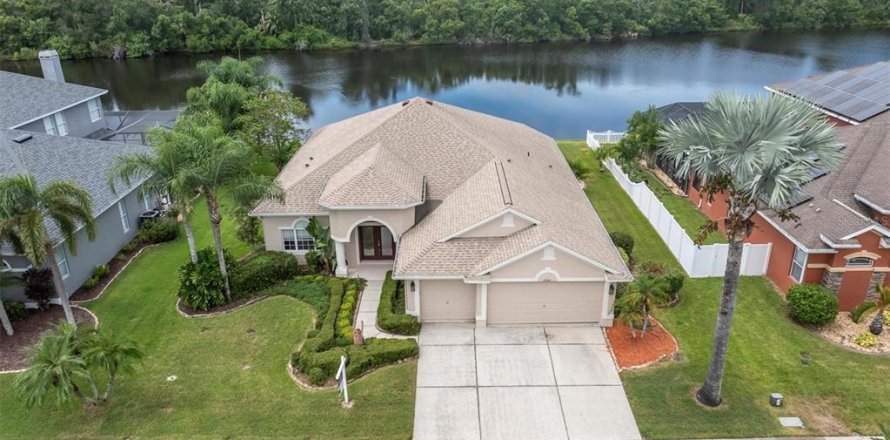 Casa en Trinity, Florida 4 dormitorios, 210.89 m2 № 1898714