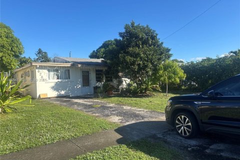 Villa ou maison à vendre à Miramar, Floride: 2 chambres, 88.26 m2 № 2026893 - photo 2