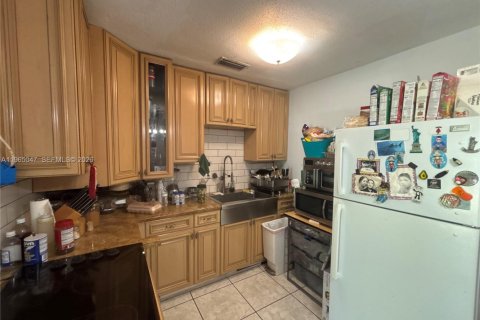 Villa ou maison à vendre à Miramar, Floride: 2 chambres, 88.26 m2 № 2026893 - photo 9