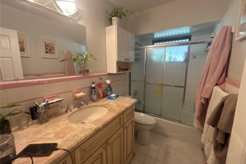 Villa ou maison à vendre à Miramar, Floride: 2 chambres, 88.26 m2 № 2026893 - photo 18