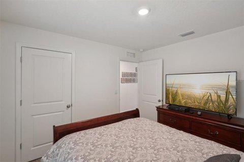 House in Zephyrhills, Florida 3 bedrooms, 140.84 sq.m. № 1851801 - photo 23