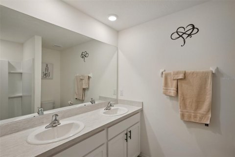 House in Zephyrhills, Florida 3 bedrooms, 140.84 sq.m. № 1851801 - photo 20