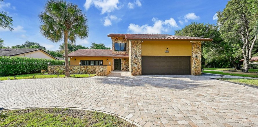 Casa en Coral Springs, Florida 5 dormitorios, 333.89 m2 № 1847796