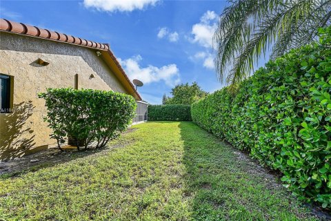 Casa en venta en Coral Springs, Florida, 5 dormitorios, 333.89 m2 № 1847796 - foto 29