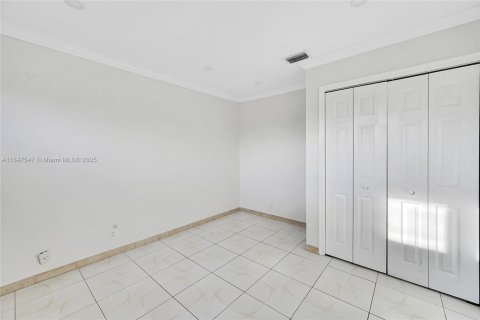 Casa en venta en Coral Springs, Florida, 5 dormitorios, 333.89 m2 № 1847796 - foto 24