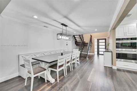 Casa en venta en Coral Springs, Florida, 5 dormitorios, 333.89 m2 № 1847796 - foto 8