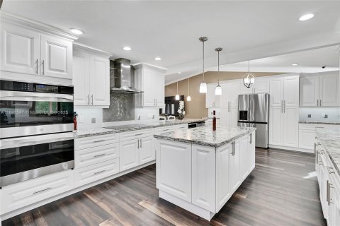 Casa en venta en Coral Springs, Florida, 5 dormitorios, 333.89 m2 № 1847796 - foto 11