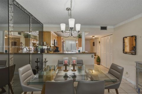 Copropriété à vendre à Lauderhill, Floride: 2 chambres, 96.62 m2 № 2067086 - photo 3