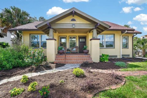 House in Daytona Beach, Florida 3 bedrooms, 166.57 sq.m. № 2285279