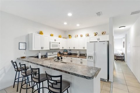 Copropriété à louer à Kissimmee, Floride: 3 chambres, 153.29 m2 № 2384142 - photo 19