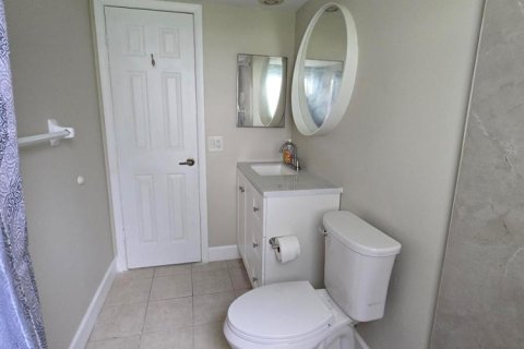 Condo in Pompano Beach, Florida, 3 bedrooms № 2250155 - photo 17