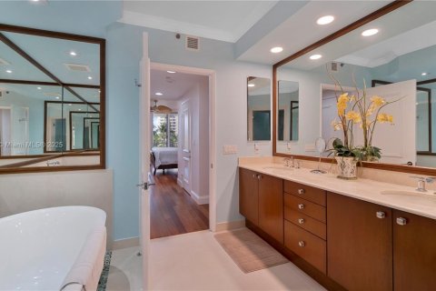 Снять в аренду кондоминиум в Ки-Бискейн, Флорида 3 спальни, 233.18м2, № 1991840 - фото 8