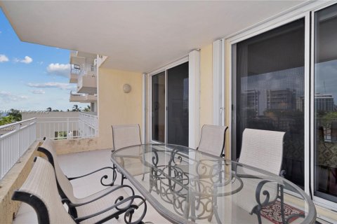 Снять в аренду кондоминиум в Ки-Бискейн, Флорида 3 спальни, 233.18м2, № 1991840 - фото 27