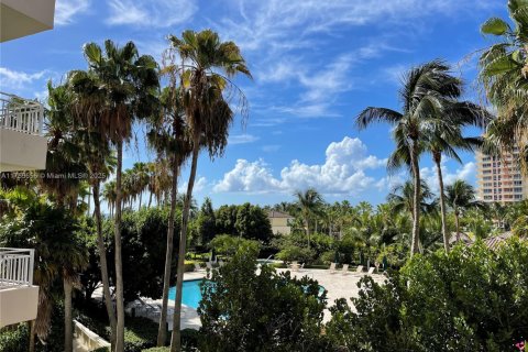 Снять в аренду кондоминиум в Ки-Бискейн, Флорида 3 спальни, 233.18м2, № 1991840 - фото 11