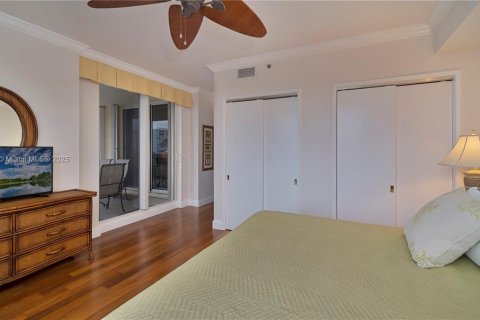 Снять в аренду кондоминиум в Ки-Бискейн, Флорида 3 спальни, 233.18м2, № 1991840 - фото 24