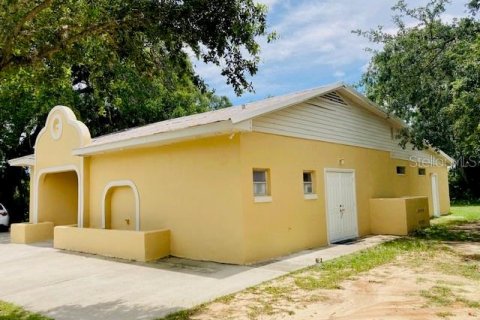 Commercial property in DeLand, Florida № 861747 - photo 2