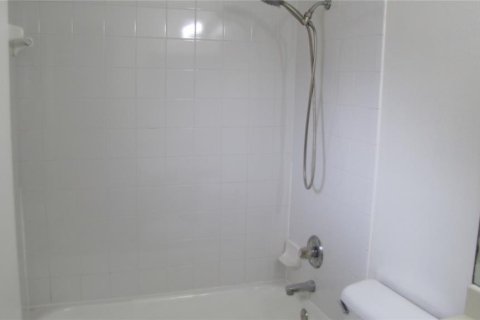 Apartment in Tampa, Florida 3 bedrooms, 91.97 sq.m. № 1917471 - photo 10