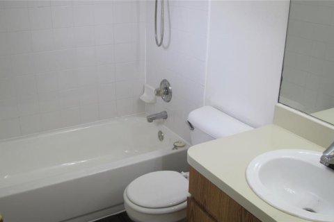 Apartment in Tampa, Florida 3 bedrooms, 91.97 sq.m. № 1917471 - photo 9
