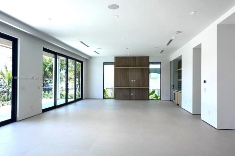 Villa ou maison à louer à North Miami, Floride: 7 chambres, 597.73 m2 № 1981784 - photo 5