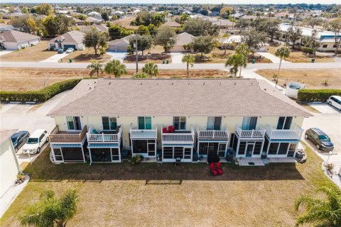 Townhouse in Punta Gorda, Florida 2 bedrooms, 100.15 sq.m. № 2155728 - photo 29