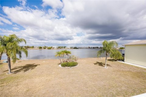 Townhouse in Punta Gorda, Florida 2 bedrooms, 100.15 sq.m. № 2155728 - photo 28