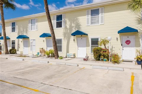 Townhouse in Punta Gorda, Florida 2 bedrooms, 100.15 sq.m. № 2155728 - photo 3