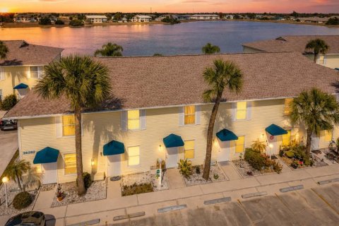 Townhouse in Punta Gorda, Florida 2 bedrooms, 100.15 sq.m. № 2155728