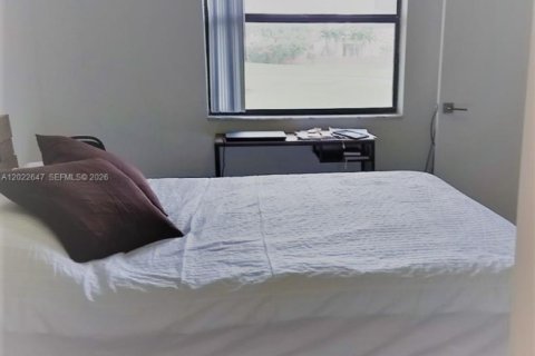 Снять в аренду кондоминиум в Майами, Флорида 2 спальни, 71.53м2, № 2077564 - фото 4