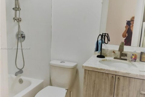 Снять в аренду кондоминиум в Майами, Флорида 2 спальни, 71.53м2, № 2077564 - фото 10