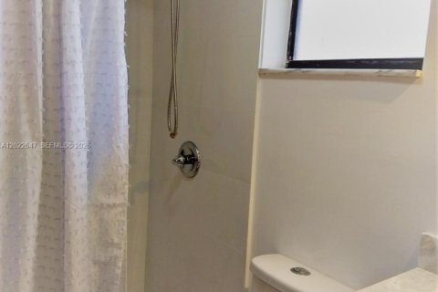 Снять в аренду кондоминиум в Майами, Флорида 2 спальни, 71.53м2, № 2077564 - фото 5