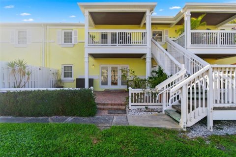 Condo in Saint Petersburg, Florida, 2 bedrooms  № 2155242 - photo 30