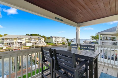 Condo in Saint Petersburg, Florida, 2 bedrooms  № 2155242 - photo 27