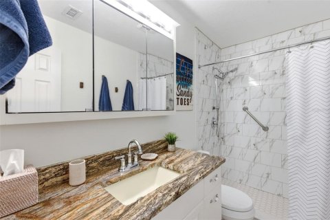 Condo in Saint Petersburg, Florida, 2 bedrooms  № 2155242 - photo 17