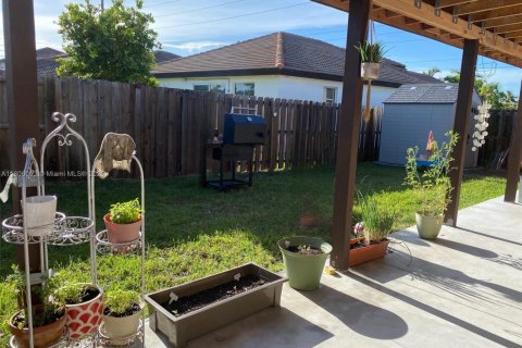 House in Homestead, Florida 3 bedrooms, 157.75 sq.m. № 1742535 - photo 18