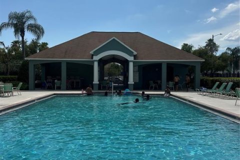 Townhouse in Brandon, Florida 2 bedrooms, 109.44 sq.m. № 2224567 - photo 12