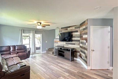 Townhouse in Brandon, Florida 2 bedrooms, 109.44 sq.m. № 2224567