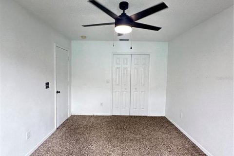 Townhouse in Brandon, Florida 2 bedrooms, 109.44 sq.m. № 2224567 - photo 8