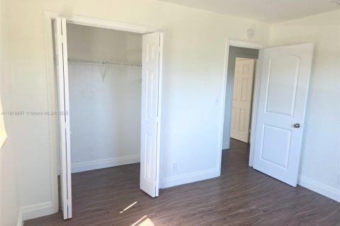 Снять в аренду кондоминиум в Лодерхилл, Флорида 3 спальни, 125.42м2, № 1973944 - фото 14