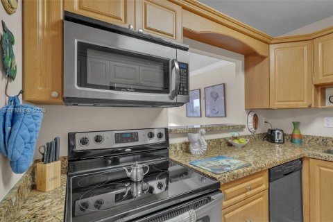 Condo in Hallandale Beach, Florida, 1 bedroom  № 2041663 - photo 14