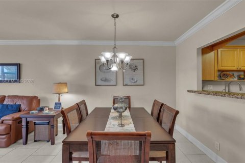 Condo in Hallandale Beach, Florida, 1 bedroom  № 2041663 - photo 4