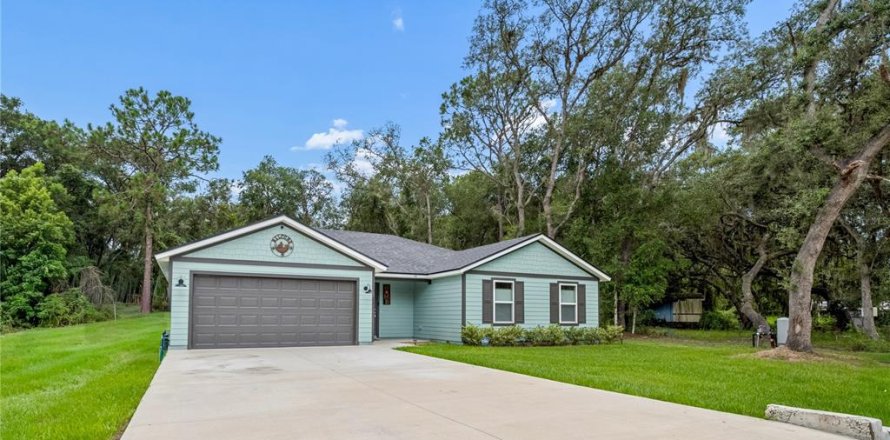 Villa ou maison à Satsuma, Floride 3 chambres, 140.28 m2 № 2291826