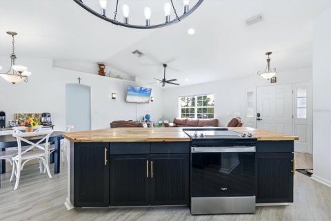 Купить виллу или дом в Норт-Порт, Флорида 7 комнат, 132.39м2, № 2339056 - фото 14