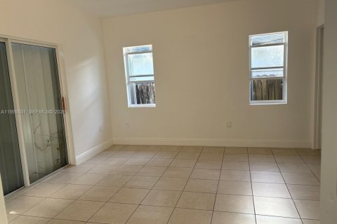 Villa ou maison à louer à Miami, Floride: 4 chambres, 126.63 m2 № 2153441 - photo 8