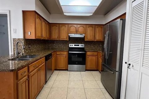 House in Orlando, Florida 4 bedrooms, 193.05 sq.m. № 1873239 - photo 4
