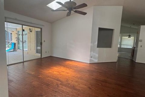 House in Orlando, Florida 4 bedrooms, 193.05 sq.m. № 1873239 - photo 6